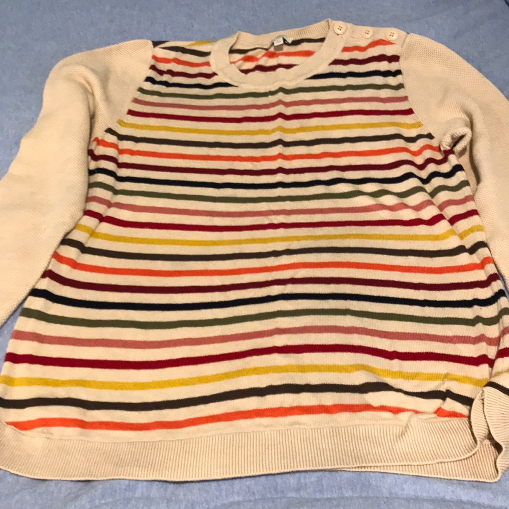 Light weight sweater